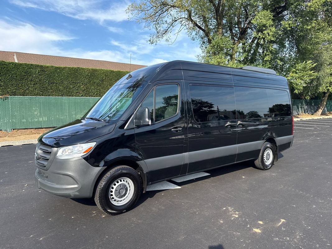 Used 2025 Mercedes-Benz Sprinter 2500 image 3