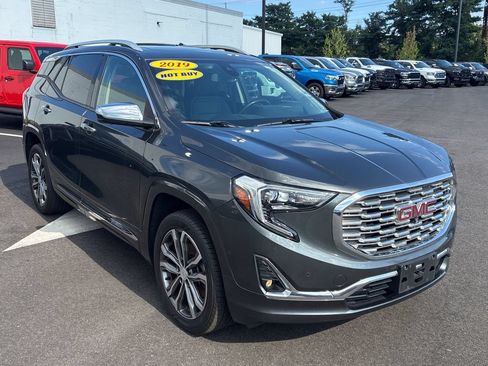 Used 2019 GMC Terrain Denali w/ Advanced Safety Package AWD/4WD image 1