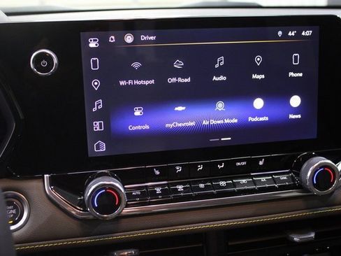 Used 2024 Chevrolet Colorado ZR2 w/ Technology Package image 12