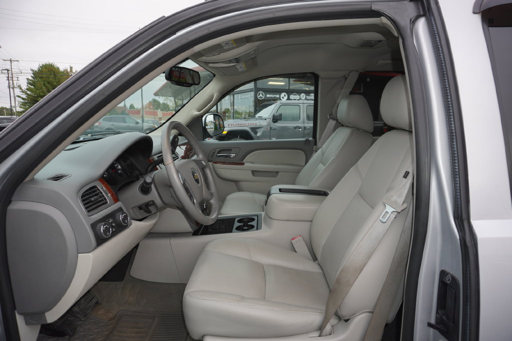 Used 2013 Chevrolet Silverado 1500 LTZ w/ Z71 Appearance Package AWD/4WD image 22