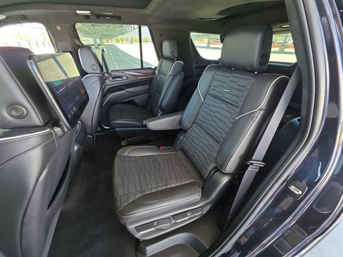 Certified 2023 Cadillac Escalade Premium Luxury Platinum image 26