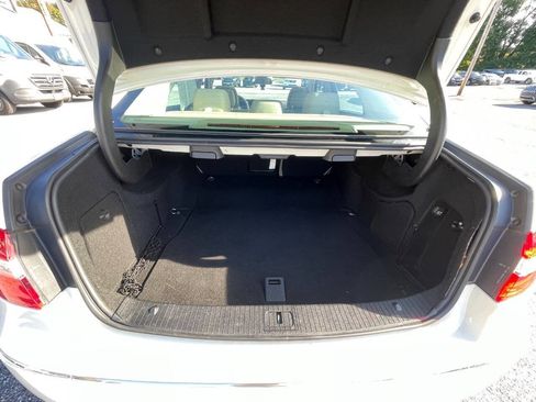 Used 2011 Mercedes-Benz E 350 4MATIC Sedan image 31