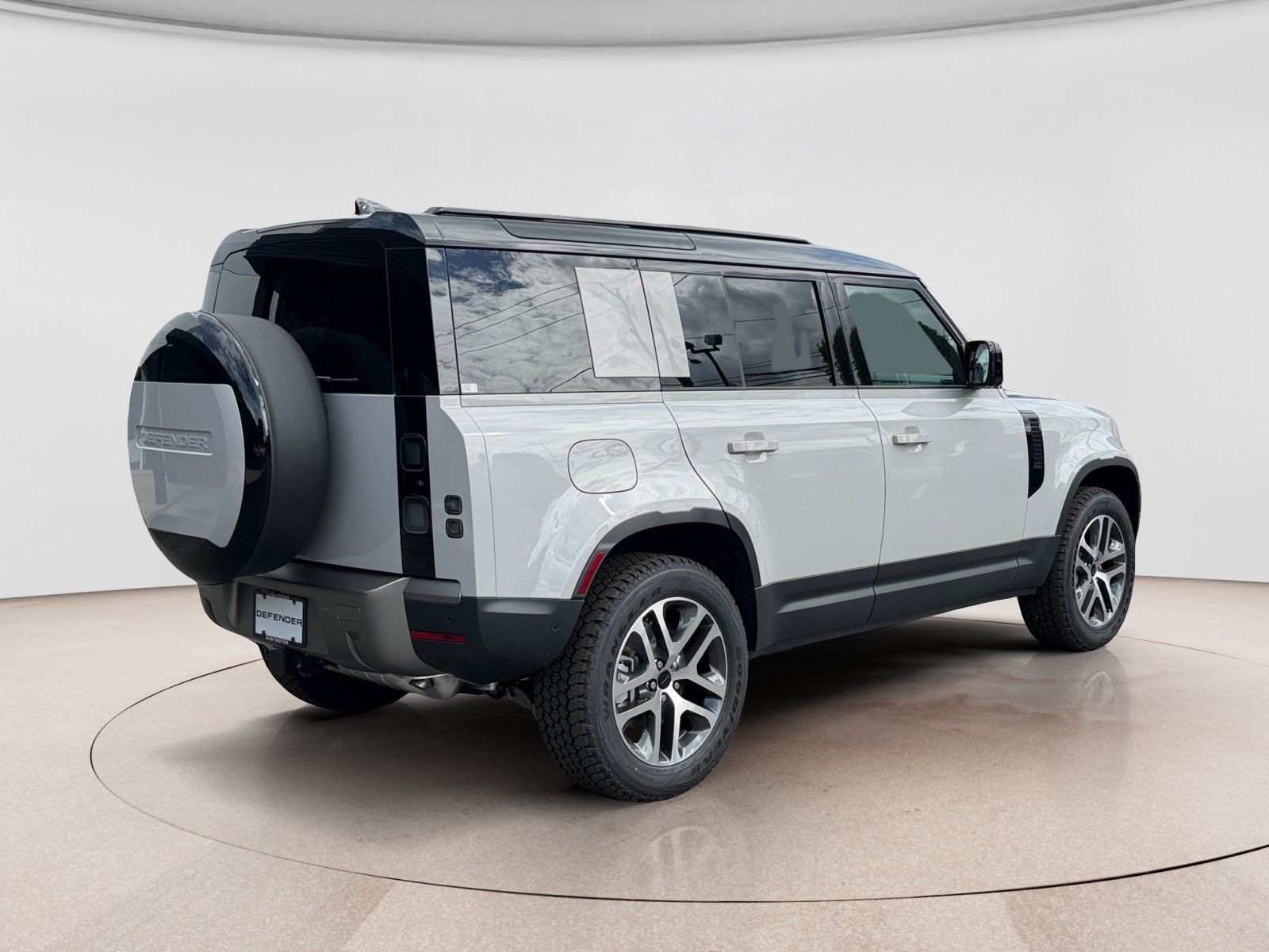 New 2026 Land Rover Defender 110 S AWD/4WD image 5