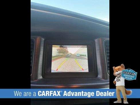 Used 2018 Dodge Charger SXT w/ Blacktop Package RWD image 22