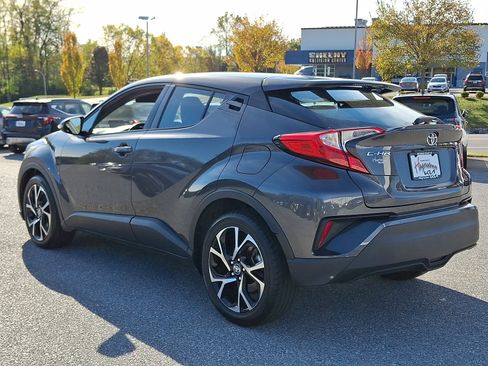 Used 2021 Toyota C-HR XLE image 5