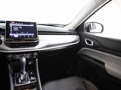 Used 2022 Jeep Compass Latitude image 16