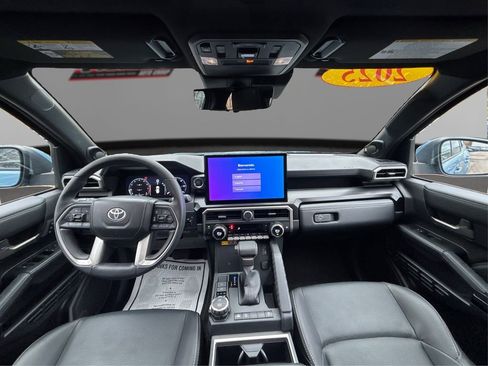 Used 2025 Toyota 4Runner Limited image 24