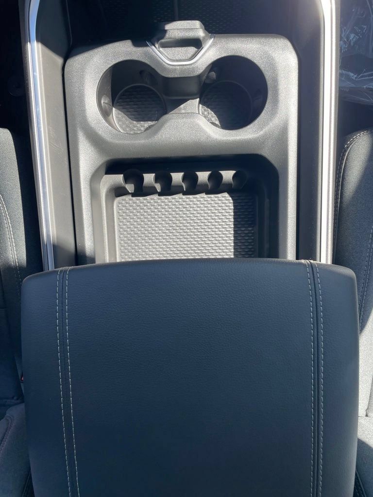 New 2026 RAM 1500 Big Horn AWD/4WD image 19