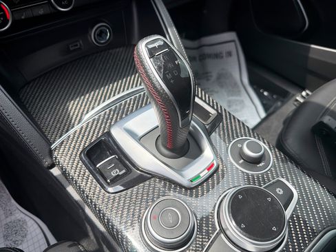 Used 2023 Alfa Romeo Stelvio Estrema AWD/4WD image 23