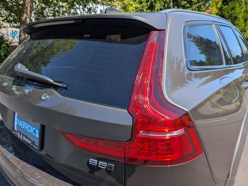Used 2025 Volvo V60 B5 Cross Country Plus AWD/4WD image 23
