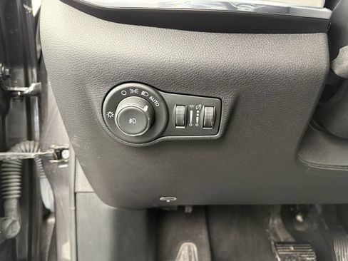 Used 2022 Jeep Compass Limited image 25