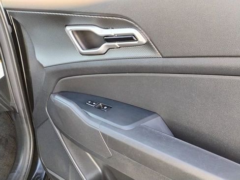 Used 2023 Kia Sportage LX image 16