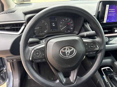 Used 2025 Toyota Corolla LE FWD image 14