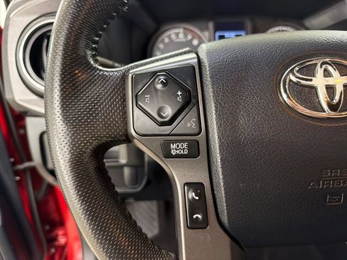Used 2016 Toyota Tacoma TRD Off-Road w/ Towing Package RWD image 18