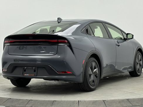 Used 2025 Toyota Prius LE image 7