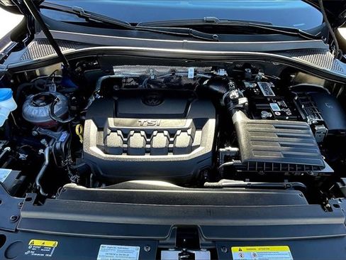 Used 2023 Volkswagen Tiguan SE image 9