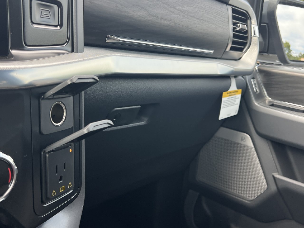 New 2026 Ford F150 Lariat AWD/4WD image 9