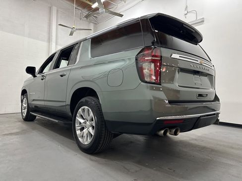 Used 2023 Chevrolet Suburban Premier image 14
