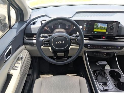 New 2026 Kia Carnival EX FWD image 19