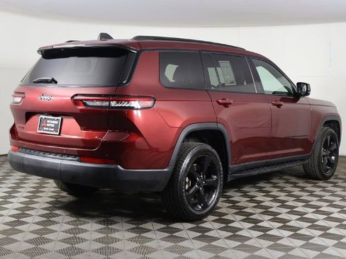 Used 2023 Jeep Grand Cherokee L Laredo image 9