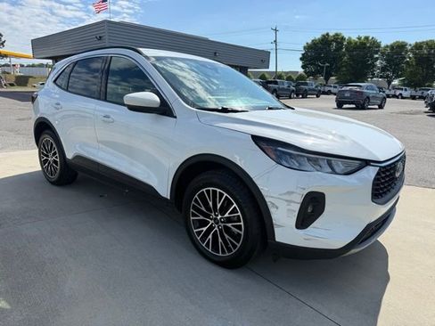Used 2023 Ford Escape SE FWD image 4