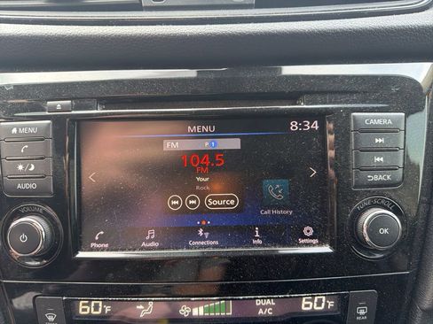 Used 2020 Nissan Rogue SV FWD image 12