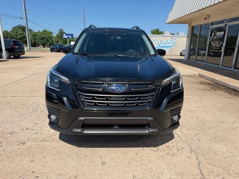Used 2024 Subaru Forester Premium AWD/4WD image 2