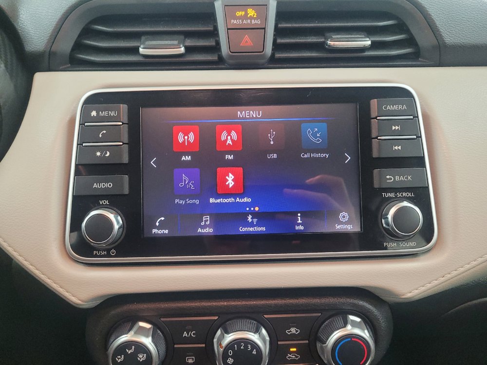 Used 2021 Nissan Versa SV FWD image 25