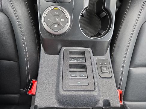 Used 2025 Ford Bronco Badlands AWD/4WD image 22