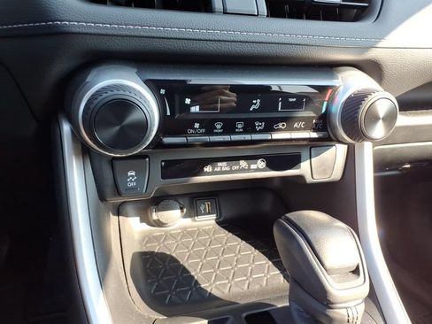 Used 2023 Toyota RAV4 LE FWD image 12