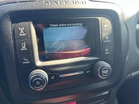 Used 2015 Jeep Renegade Trailhawk AWD/4WD image 15