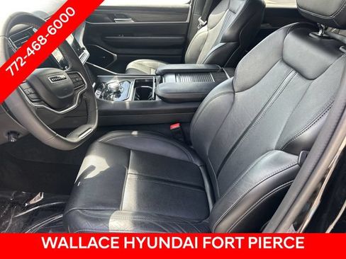 Used 2024 Jeep Wagoneer Series II w/ Flexible Seating Group AWD/4WD image 19