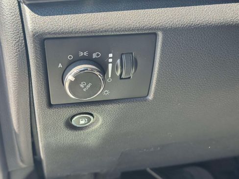 Used 2019 Jeep Grand Cherokee Laredo w/ Security & Convenience Group AWD/4WD image 20