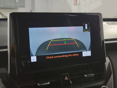 Used 2024 Toyota Corolla Cross XLE FWD image 18
