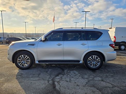 Used 2022 Nissan Armada SL w/ Captain's Chairs Package image 7