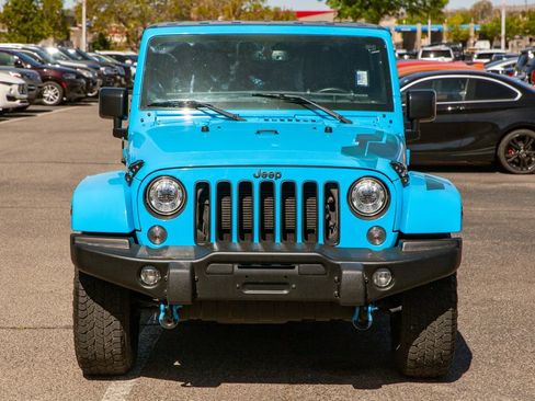 Used 2017 Jeep Wrangler Unlimited Sahara AWD/4WD image 3