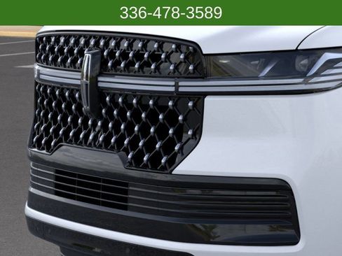 New 2026 Lincoln Navigator L Black Label AWD/4WD image 17