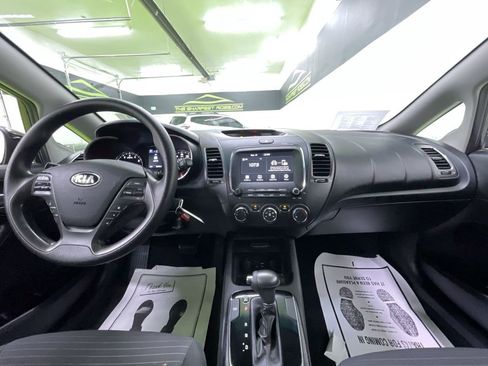 Used 2018 Kia Forte LX w/ LX Popular Package image 17