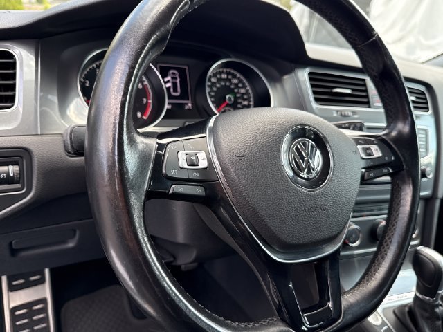 Used 2017 Volkswagen Golf Alltrack SE AWD/4WD image 15