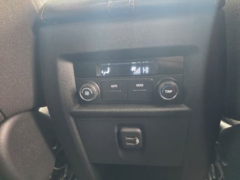 Used 2019 Chevrolet Traverse LT w/ LPO, Floor Liner Package AWD/4WD image 15