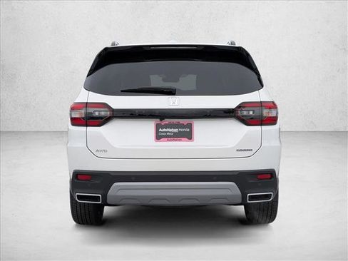 New 2025 Honda Pilot Touring image 8