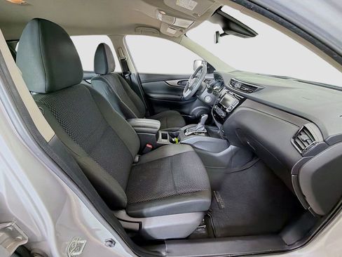 Used 2021 Nissan Rogue Sport S image 18