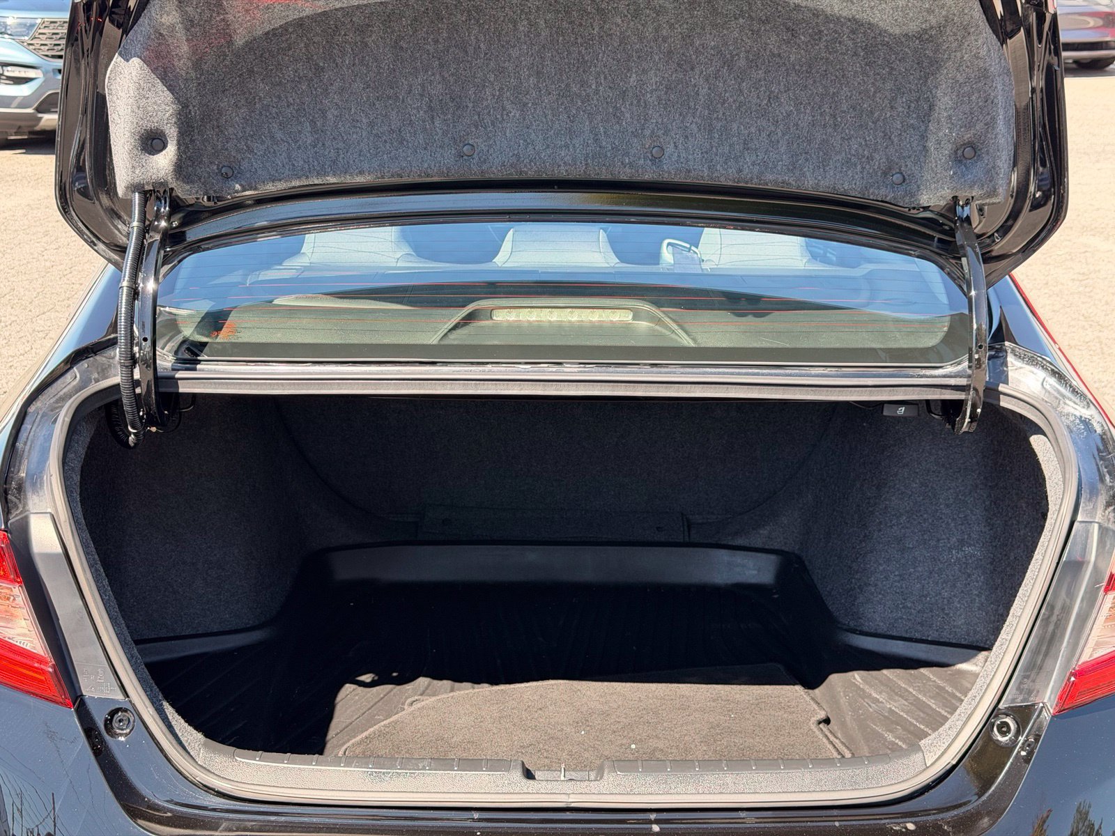 Used 2019 Honda Accord LX image 12