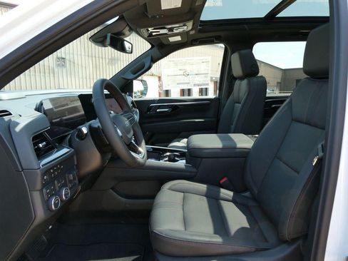 New 2026 Chevrolet Suburban RST w/ Comfort Package AWD/4WD image 16