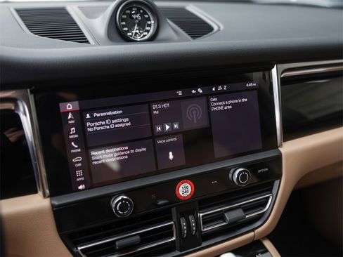 Used 2025 Porsche Macan image 22