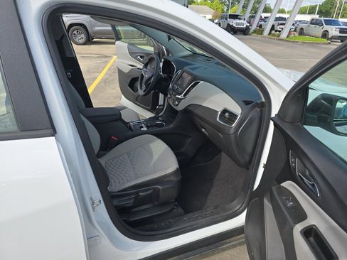 Used 2020 Chevrolet Equinox LS FWD image 14
