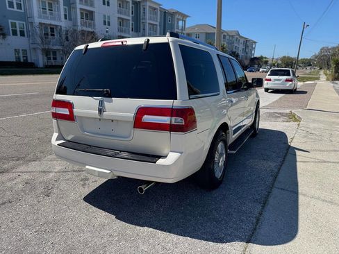 Used 2007 Lincoln Navigator Luxury 4dr SUV image 8