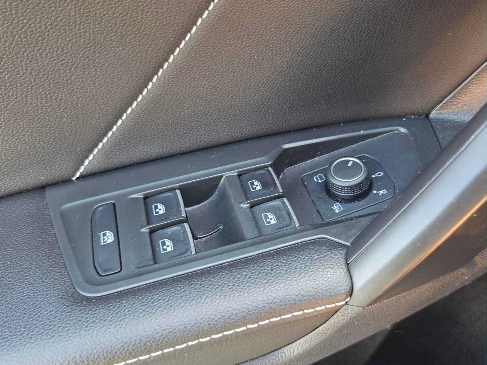 Used 2022 Volkswagen Tiguan SEL R-Line AWD/4WD image 26