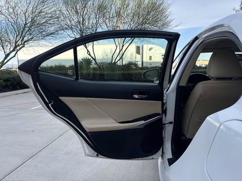 Used 2015 Lexus IS 250 RWD image 11