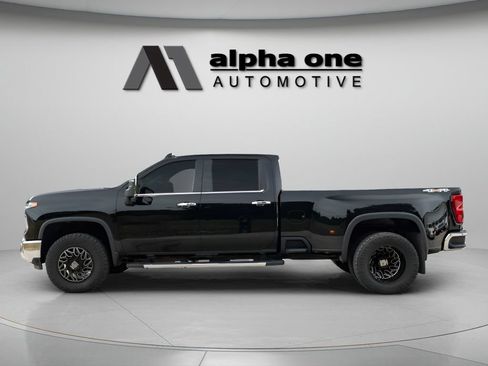 Used 2026 Chevrolet Silverado 3500 LTZ w/ LTZ Plus Package AWD/4WD image 12